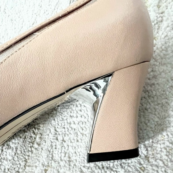 Karl Lagerfeld Paris Nude & Black Cap Toe Pumps Size 6.5 - Picture 9 of 11